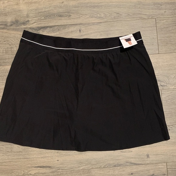 Soybu Black Skort with White Trim - Picture 1 of 2